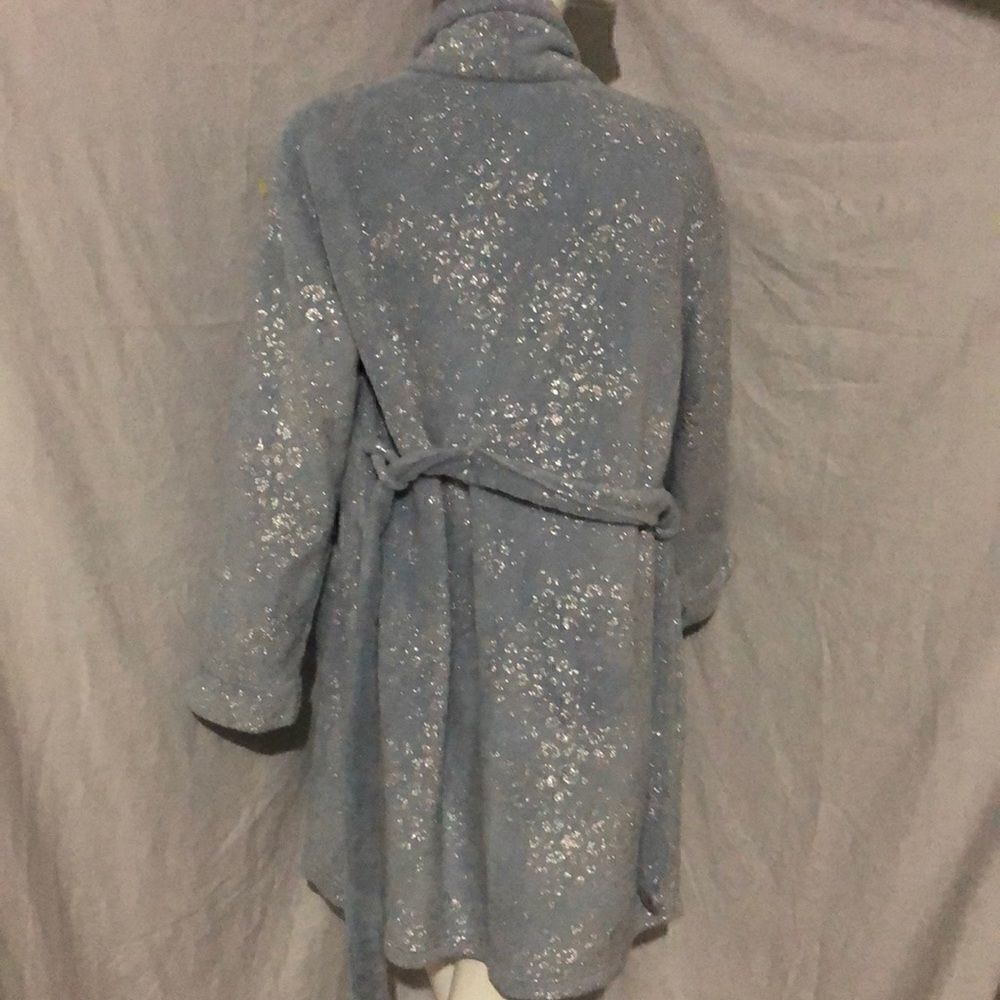 Justice Bathrobe - Picture 4 of 7